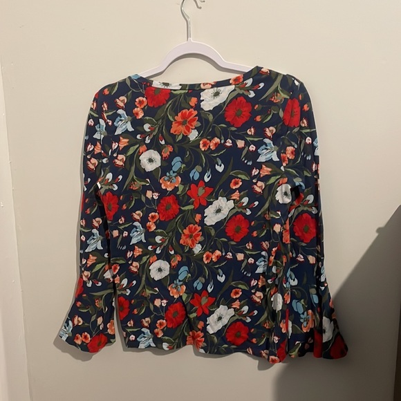Loft Outlet Women’s Floral Shirt - Picture 4 of 5